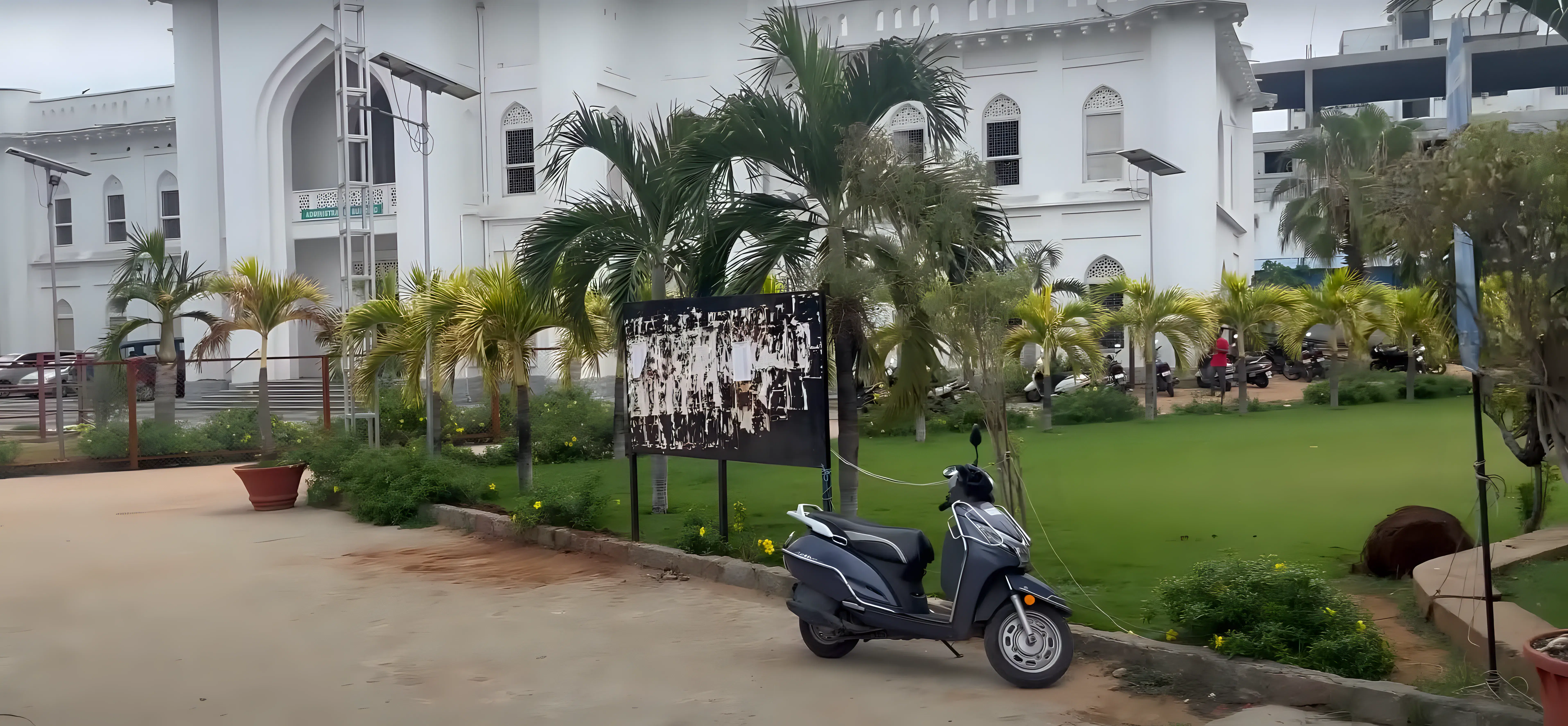 Nawab Shah Alam Khan College of Engineering & Technology Hyderabad campus photo 4